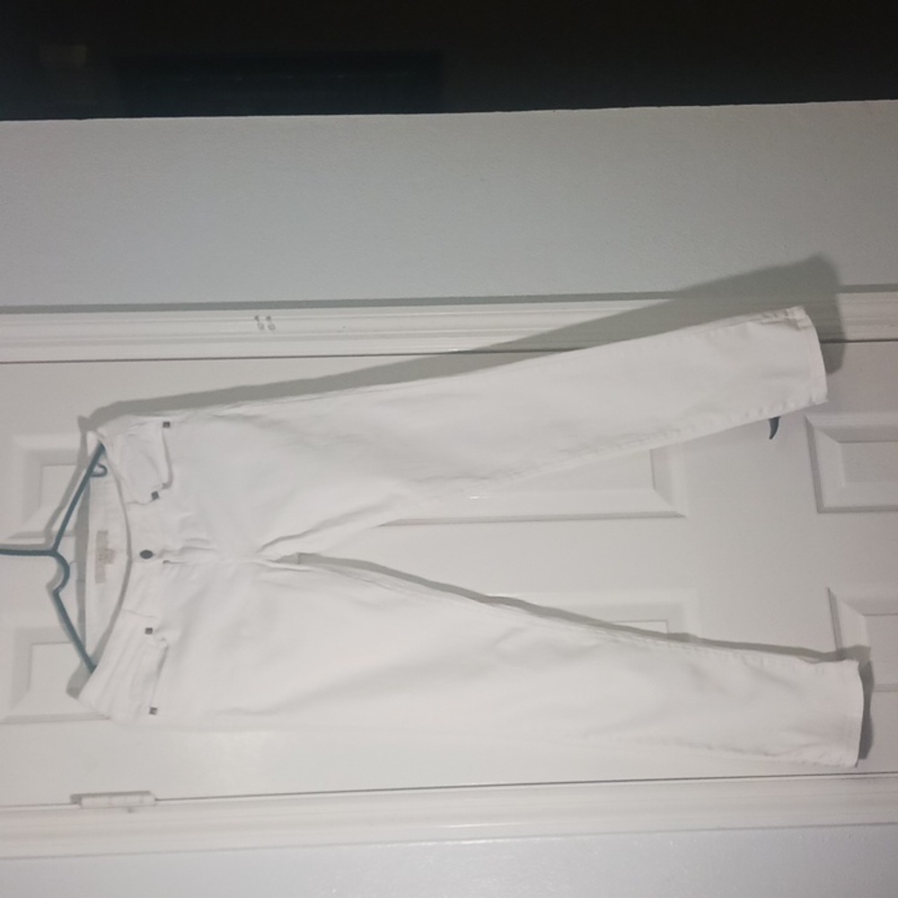 XXI Jeans With Detail In Back Pockets